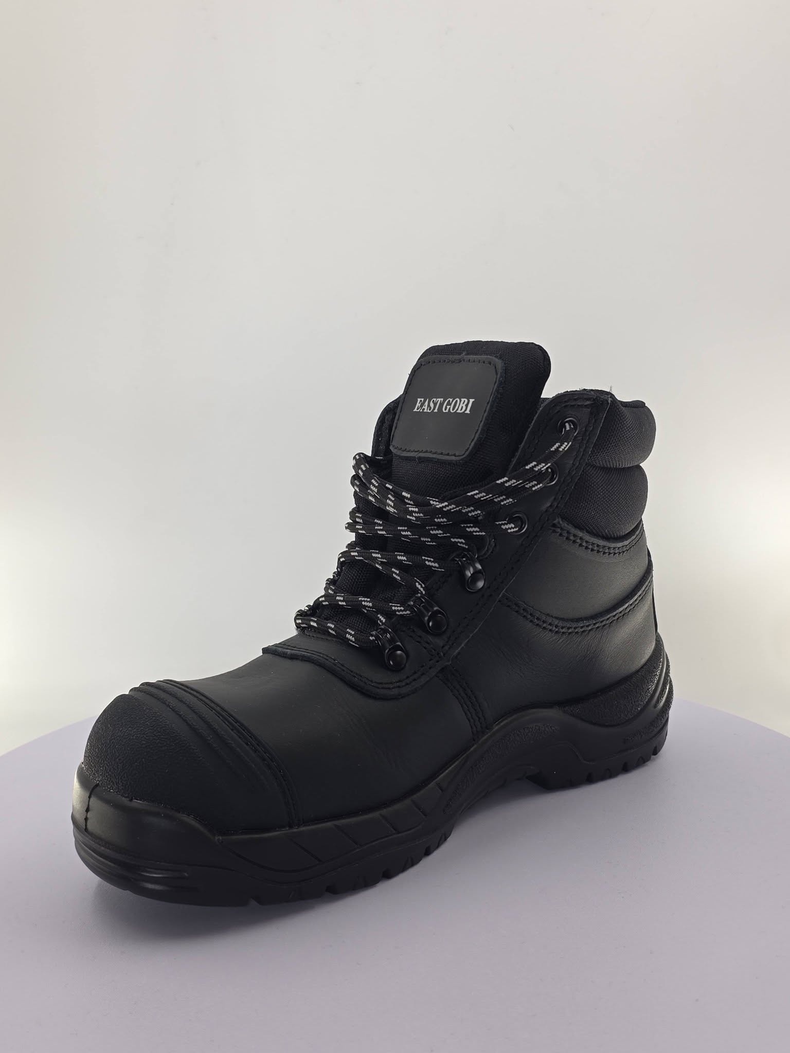 Summer composite safety sneaker