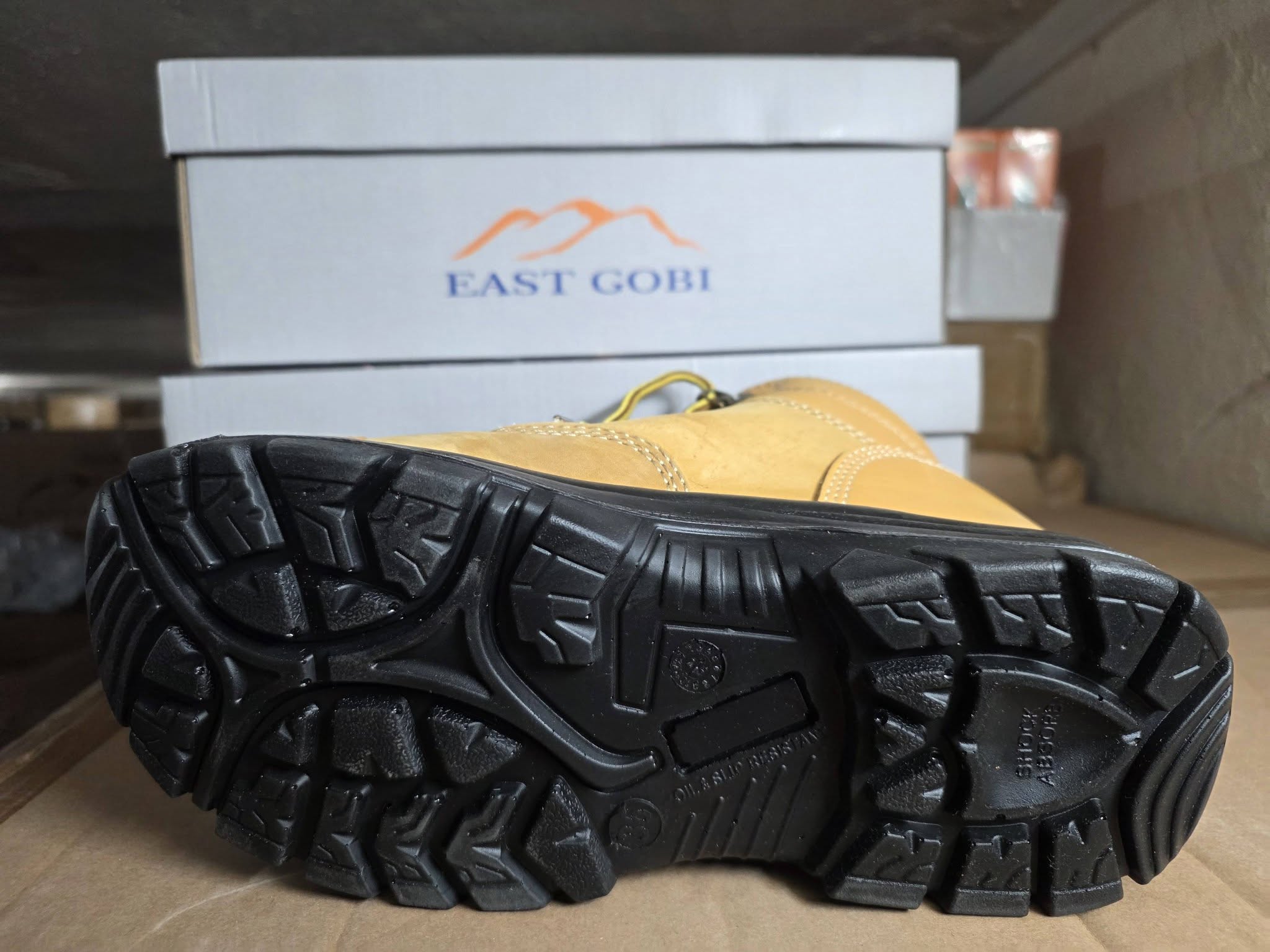 Rain and mud knee-high steel-toe rubber boot preview
